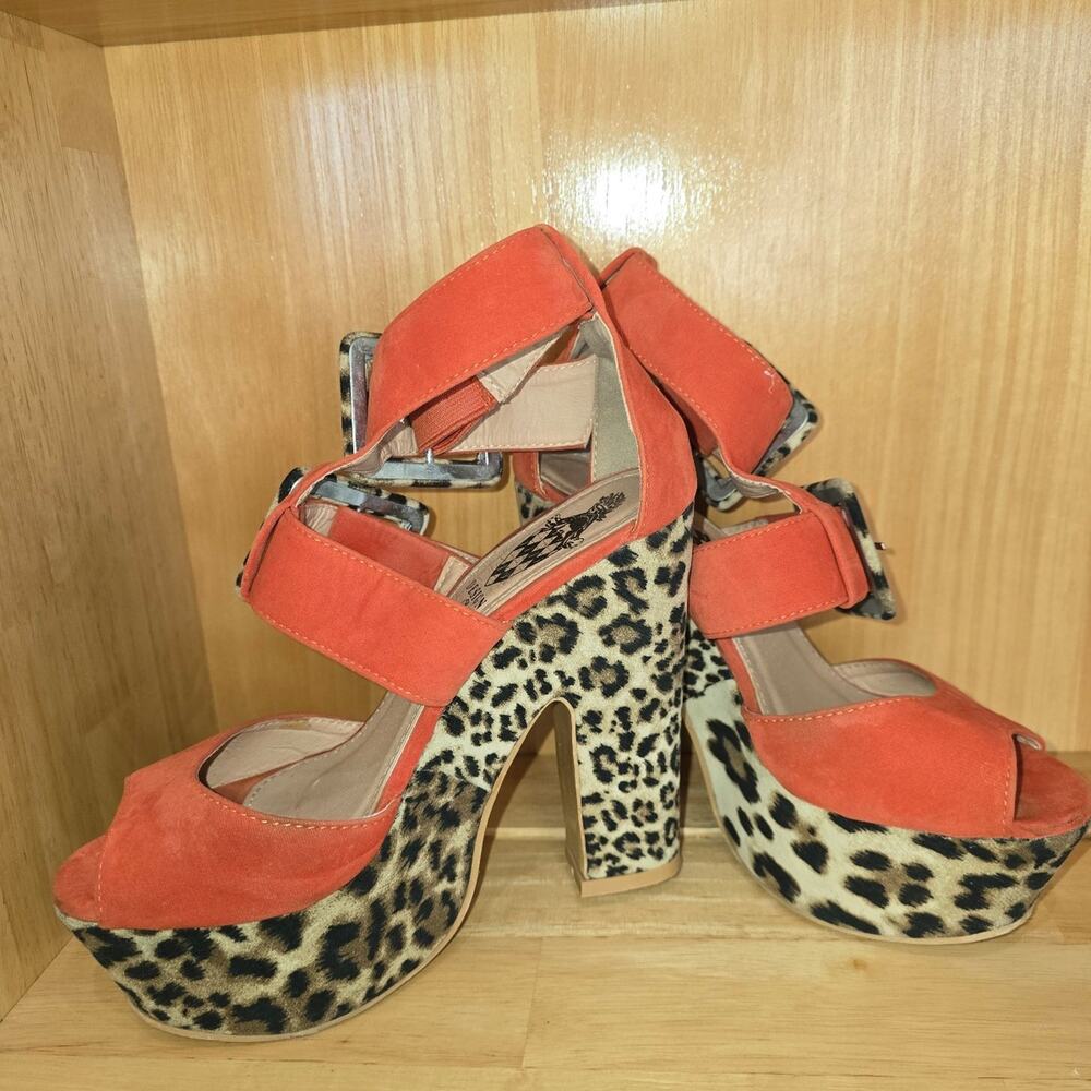 Super fun Wegde Sandal Heels Cheete Prink and Orange Size 6 - Picture 2 of 6